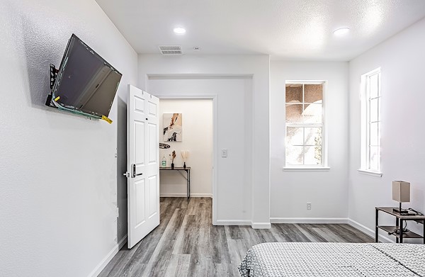 Furnished Room 5 · TV wall