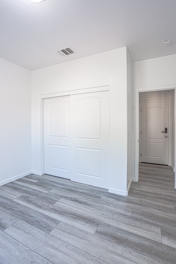 Unfurnished Room 6 · bedroom